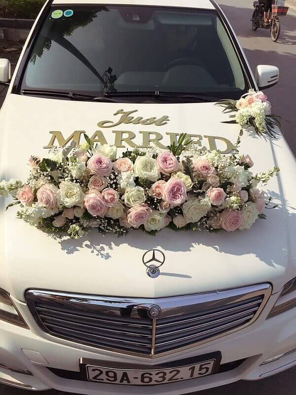 Xe hoa cưới hoa hồng 
